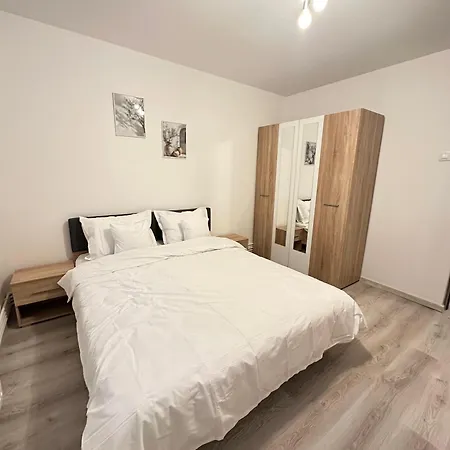 Luna Music Apartment